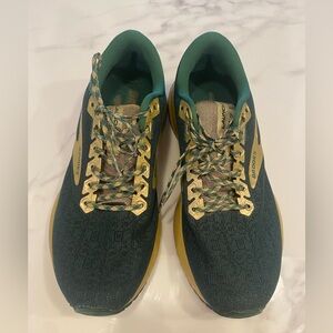Size 8.5 - Women’s Brooks Launch 7 Eden Gold Run Lucky Green.